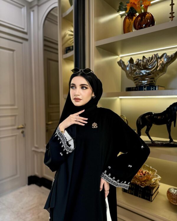 abaya shellasaukia
